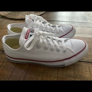 Womens White Low-cut Converse